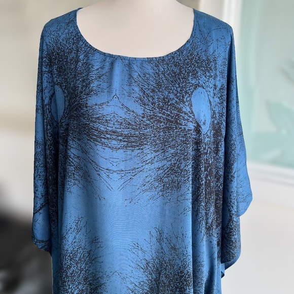 0010/ Dark Blue and Black Poncho with root pattern , Short Kaftan, Loose top - Picture 6 of 8